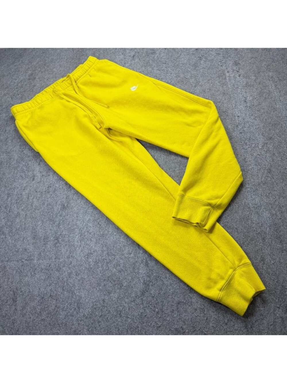 Nike Sportswear Club Fleece Joggers Men L Yellow Tapered 28" Sweatpants BV2671